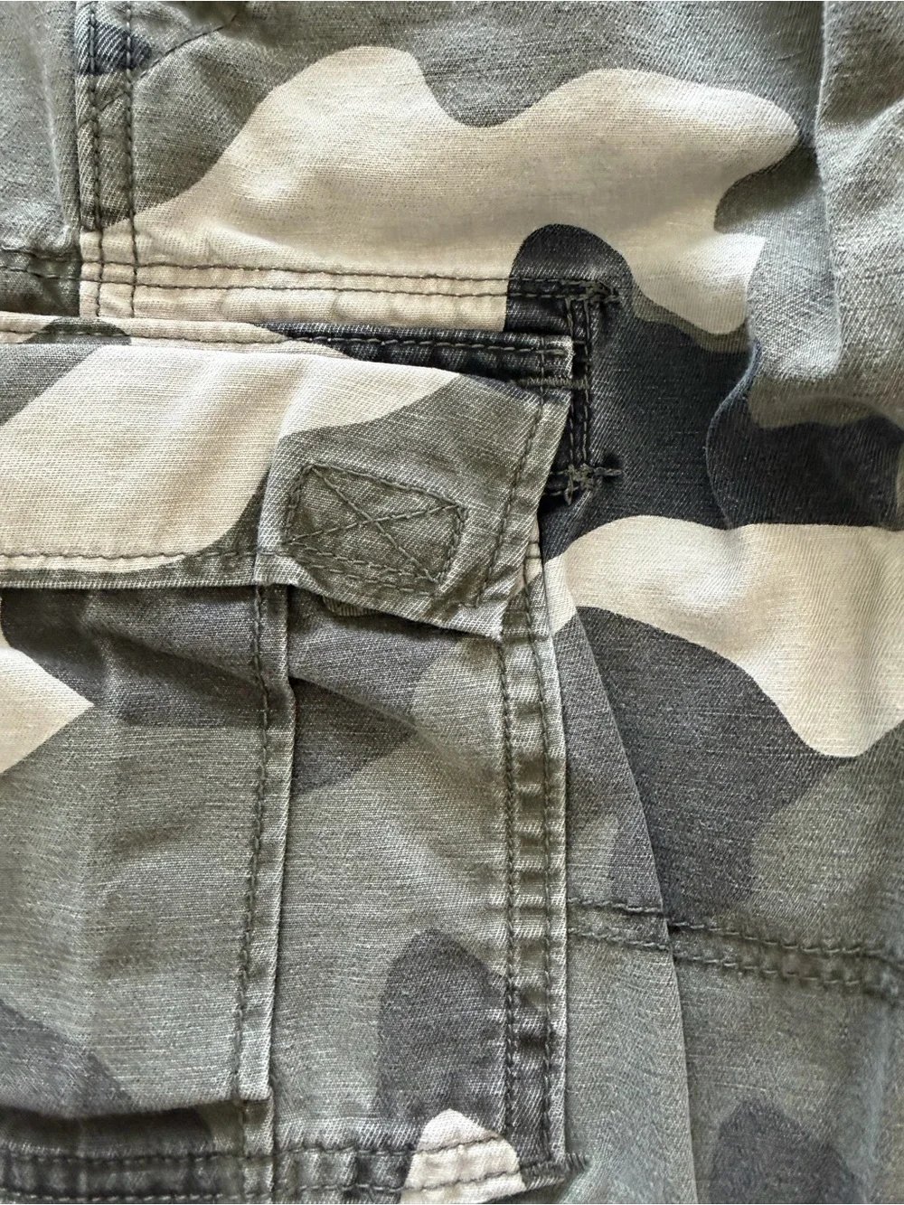 GAP Kids Cargo Pants in Olive & Tan Camo